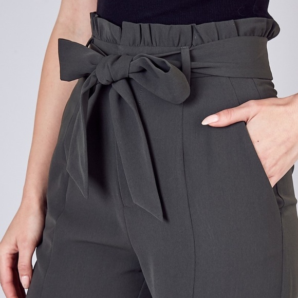 Pants - Black "paper bag" style pants - High Waste